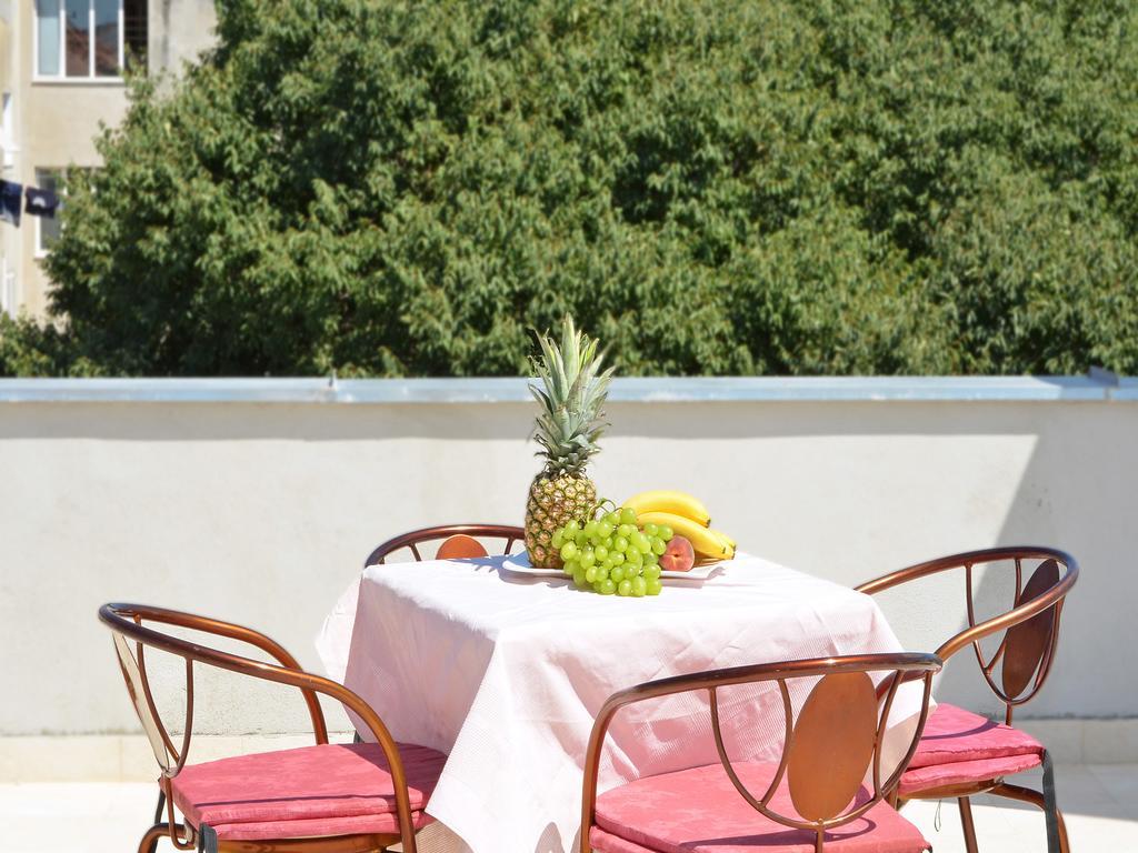 Apartment Lilly Спліт Екстер'єр фото